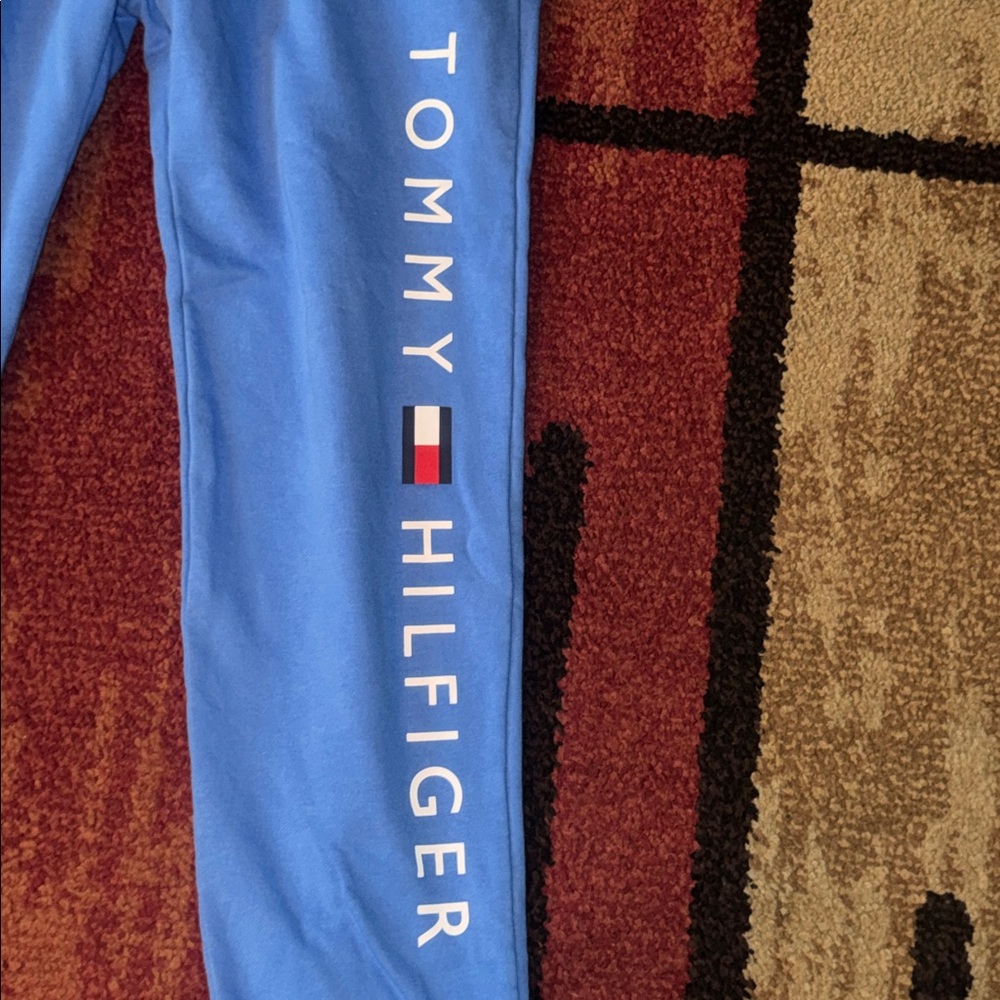 Tommy Hilfiger Essential Logo Joggers - Picture 2 of 6